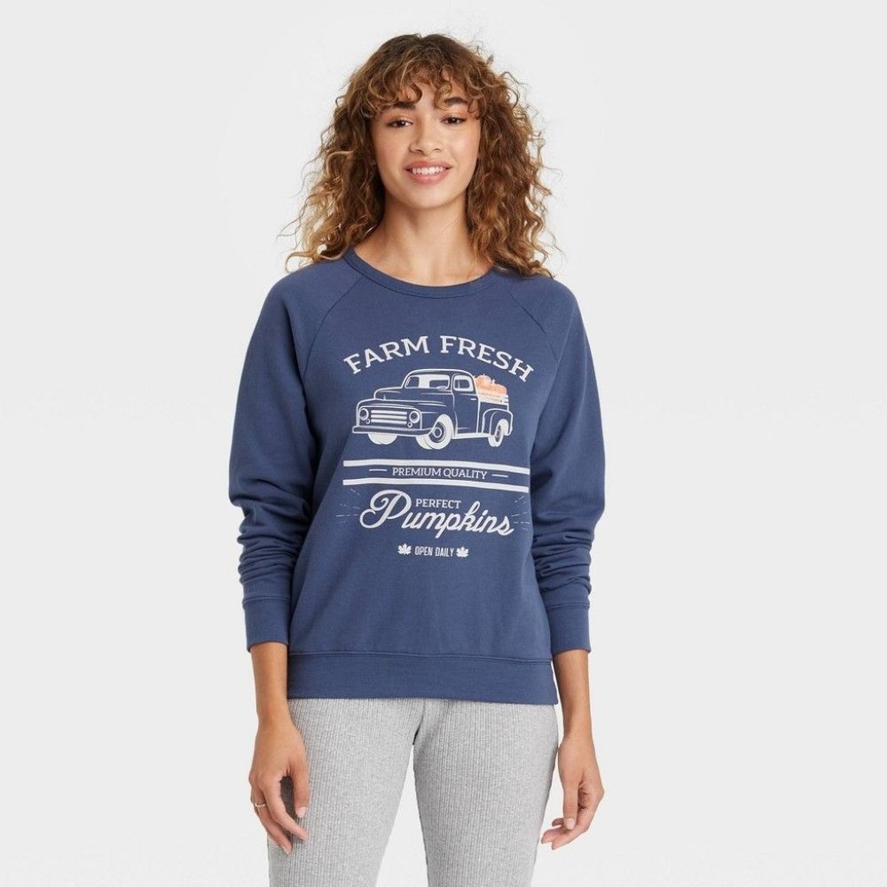 Women's Farm Fresh Graphic Sweatshirt - Indigo M Medium
